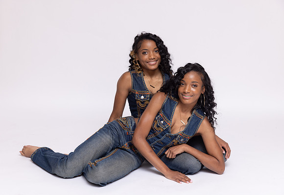 TwinsSixteen-66