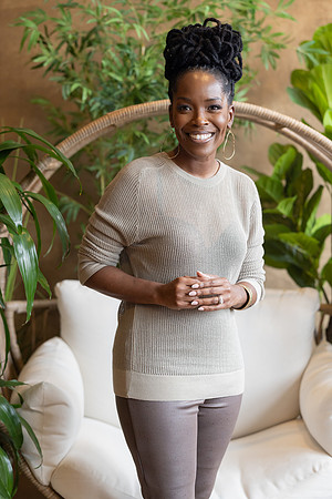 Janelle Quinn-10