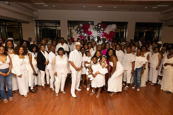 Jonquil's_70th-350
