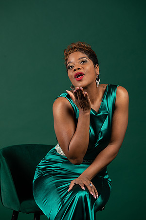 Shanique-40