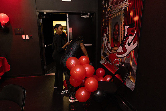AaronSneakerball-48