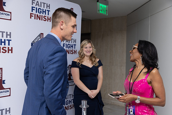 FaithFightFinish_-110