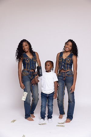 TwinsSixteen-37