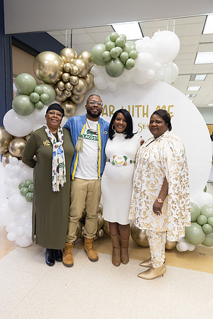 RobinsonShower-259