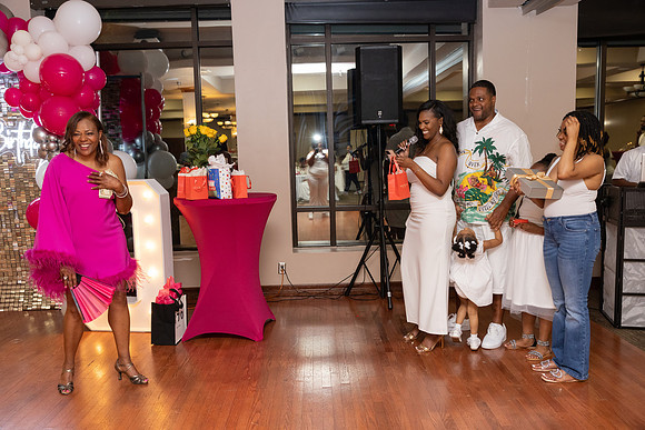 Jonquil's_70th-320