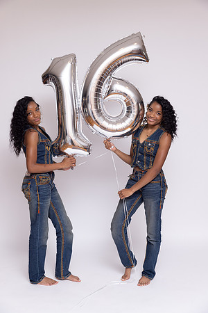 TwinsSixteen-73
