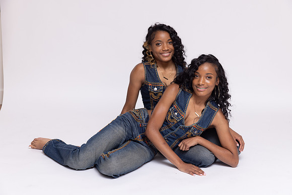 TwinsSixteen-67
