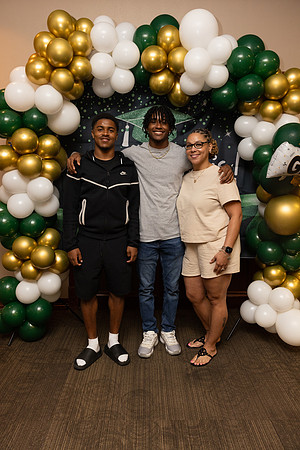 Eli_Graduation Party-204