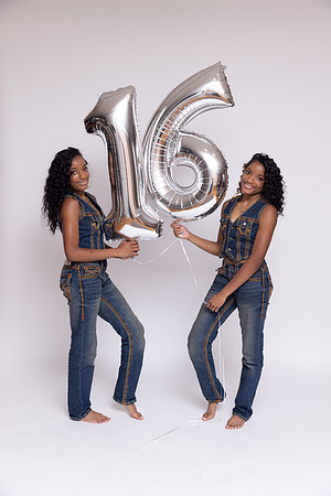 TwinsSixteen-70