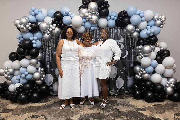 GRACIES75TH-300