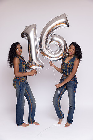 TwinsSixteen-72