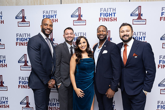 FaithFightFinish_-114
