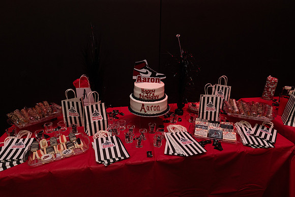 AaronSneakerball-19